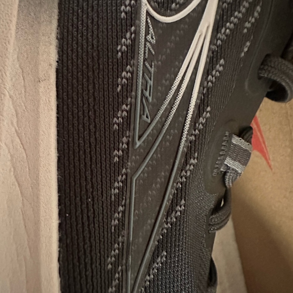 Altra Black and White Running Shoes 10W - Picture 8 of 12